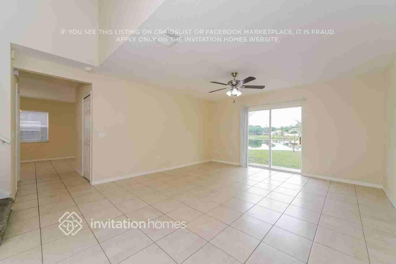 1744 Sage Creek Ct - Photo 4 of 18