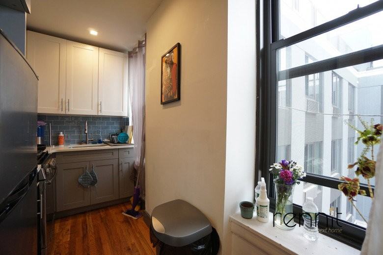 147 Utica Ave #2R - Photo 5 of 8