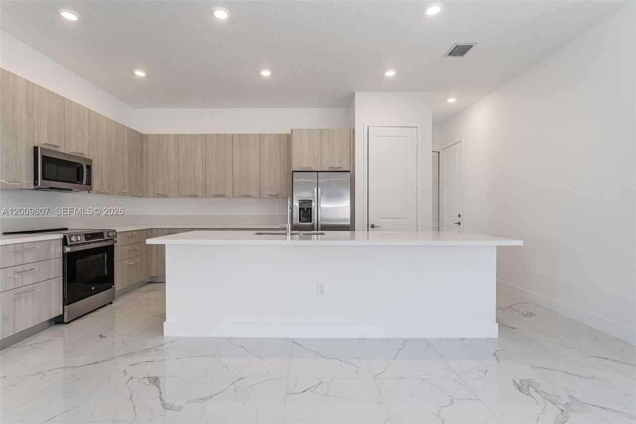 12259 Sw 43rd St #0 - Photo 4 of 18