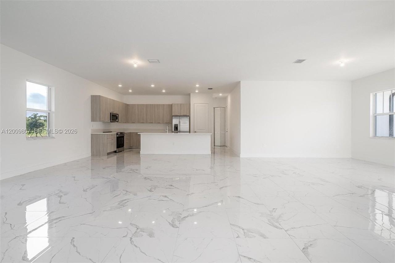 12259 Sw 43rd St #0 - Photo 5 of 18