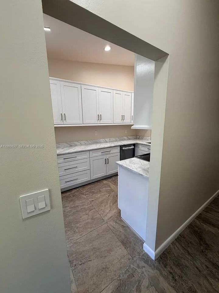 2067 Sw 15th St #230 - Photo 3 of 20