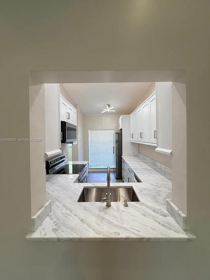 2067 Sw 15th St #230 - Photo 6 of 20