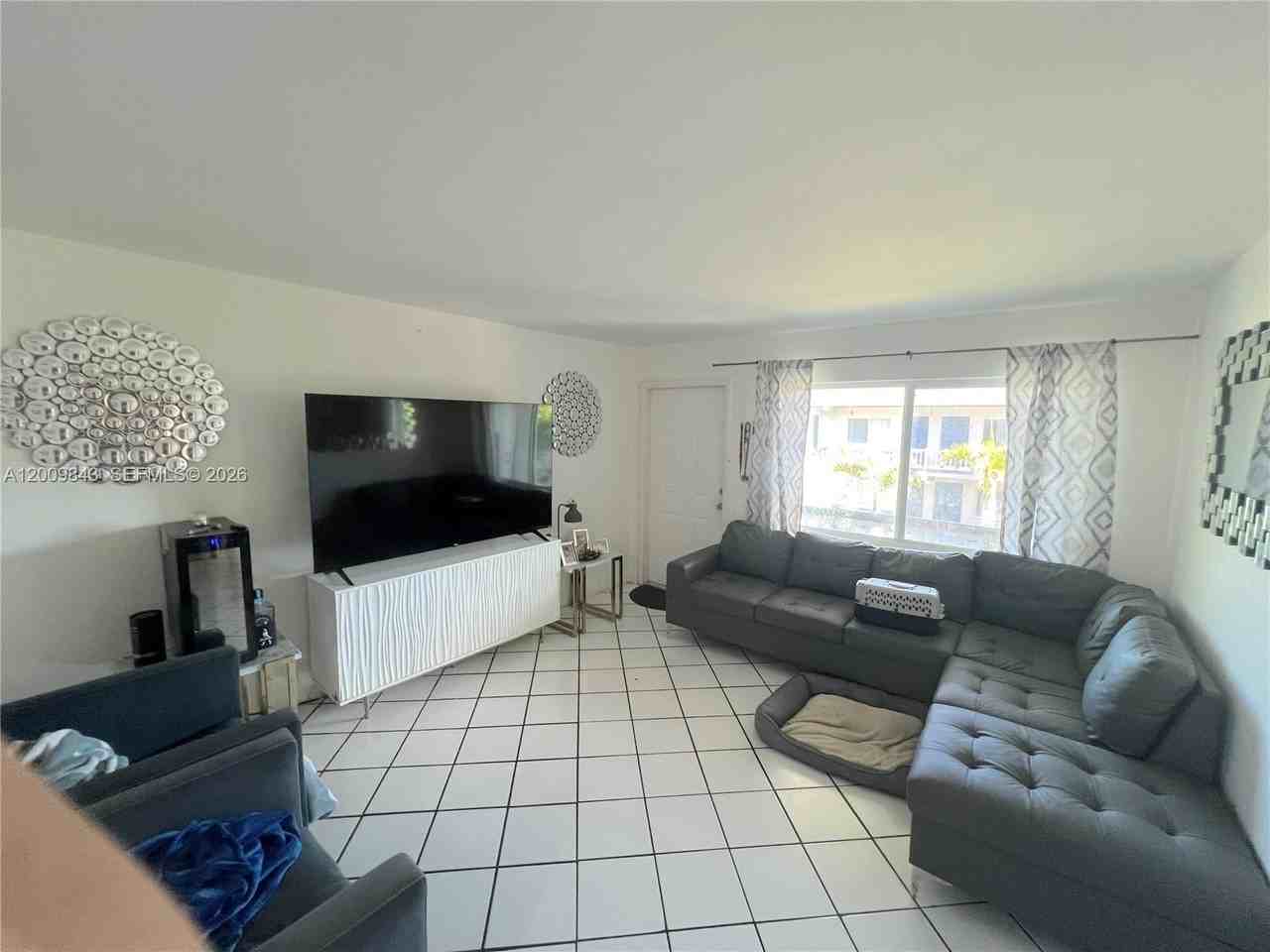 5218 Sw 91st Ave #4 - Photo 6 of 9