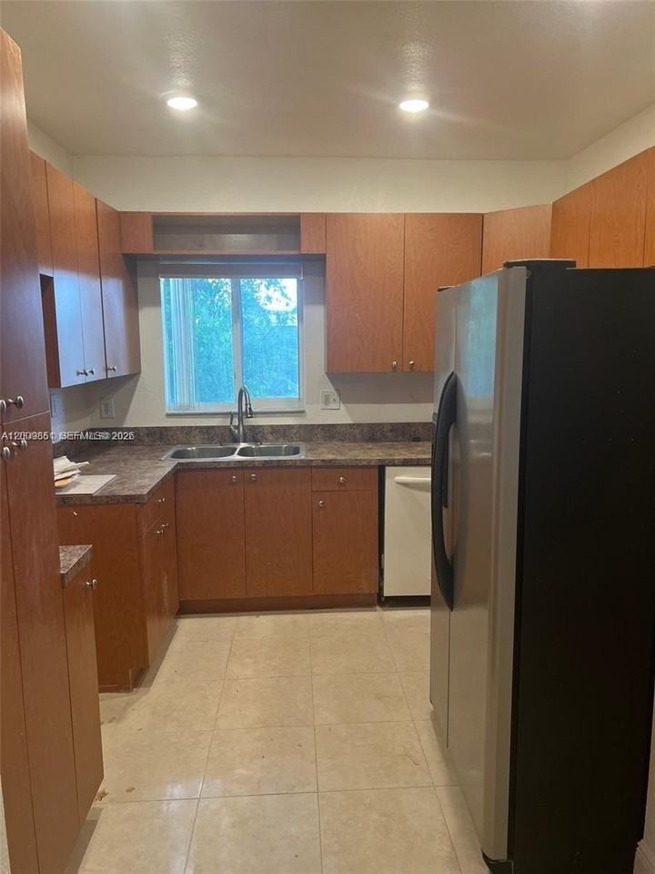 2637 Nw 9th Ct #NA - Photo 4 of 14