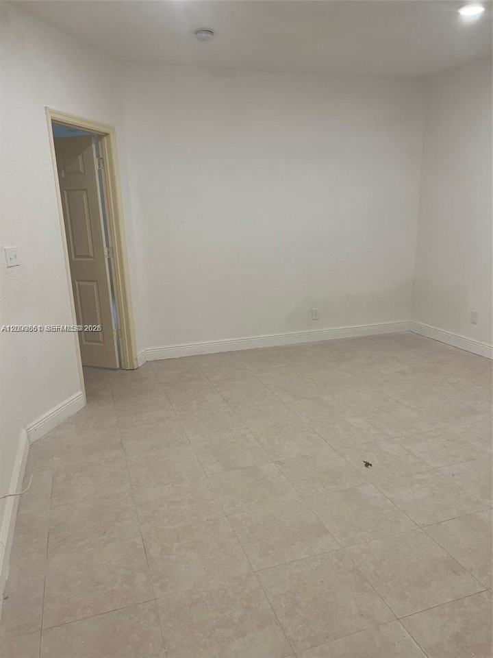 2637 Nw 9th Ct #NA - Photo 7 of 14