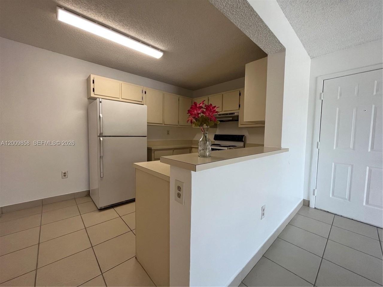 250 Palm Cir W #204 - Photo 2 of 14