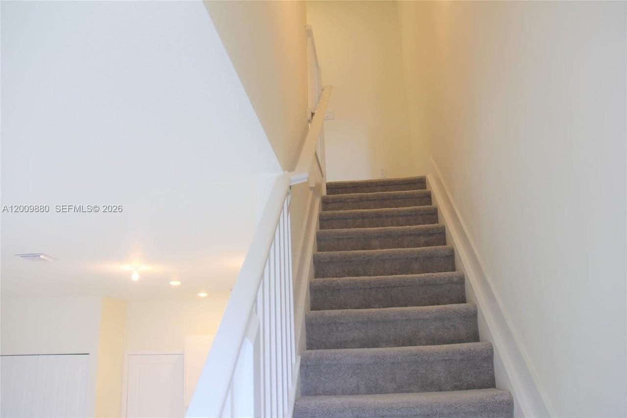 4272 Nw 82nd Ave #4272 - Photo 5 of 25