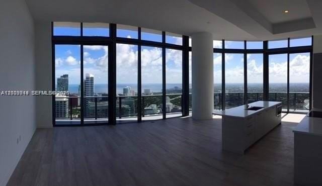 45 Sw 9th St #4906 - Photo 2 of 19