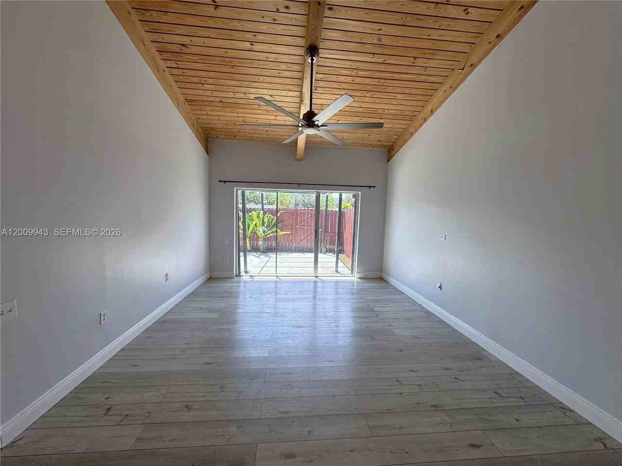13640 Sw 102nd Ln #13640 - Photo 3 of 22