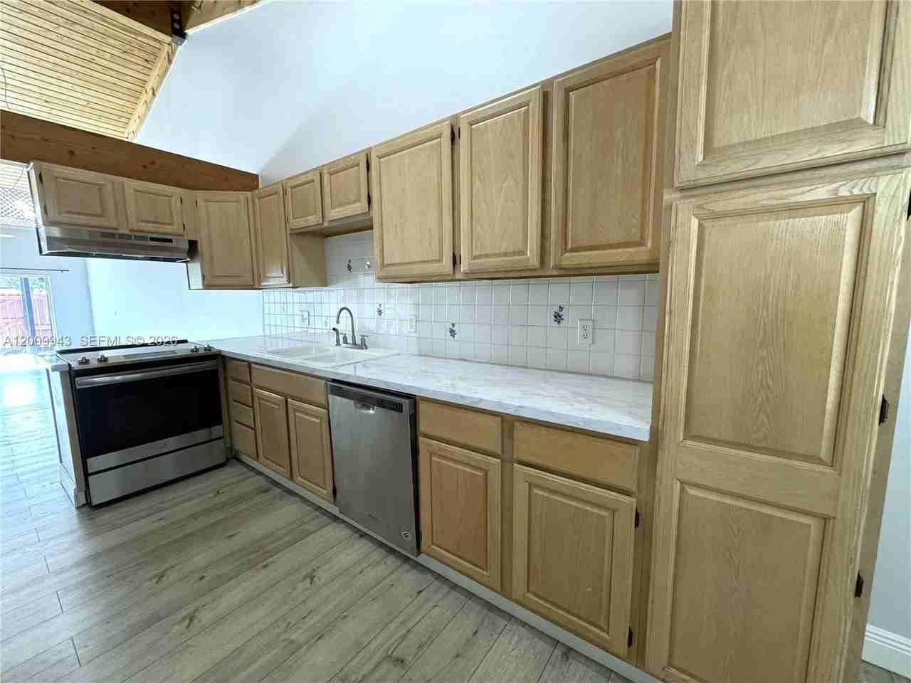 13640 Sw 102nd Ln #13640 - Photo 7 of 22