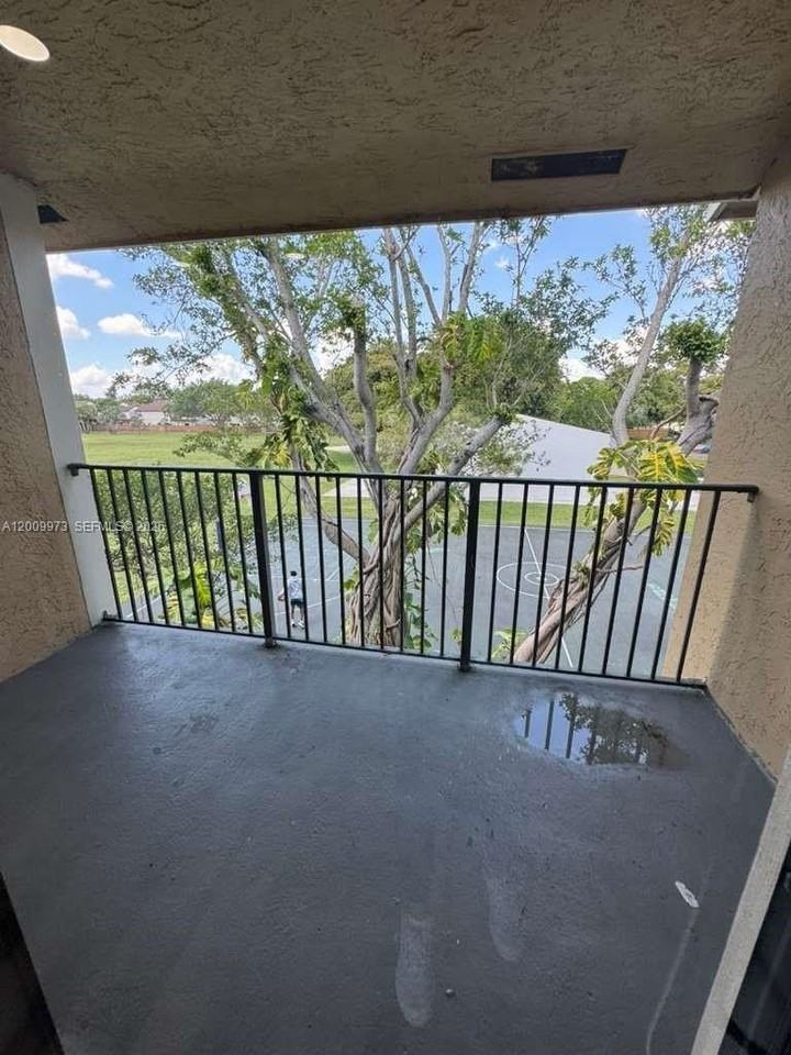 300 Palm Cir W #307 - Photo 4 of 12