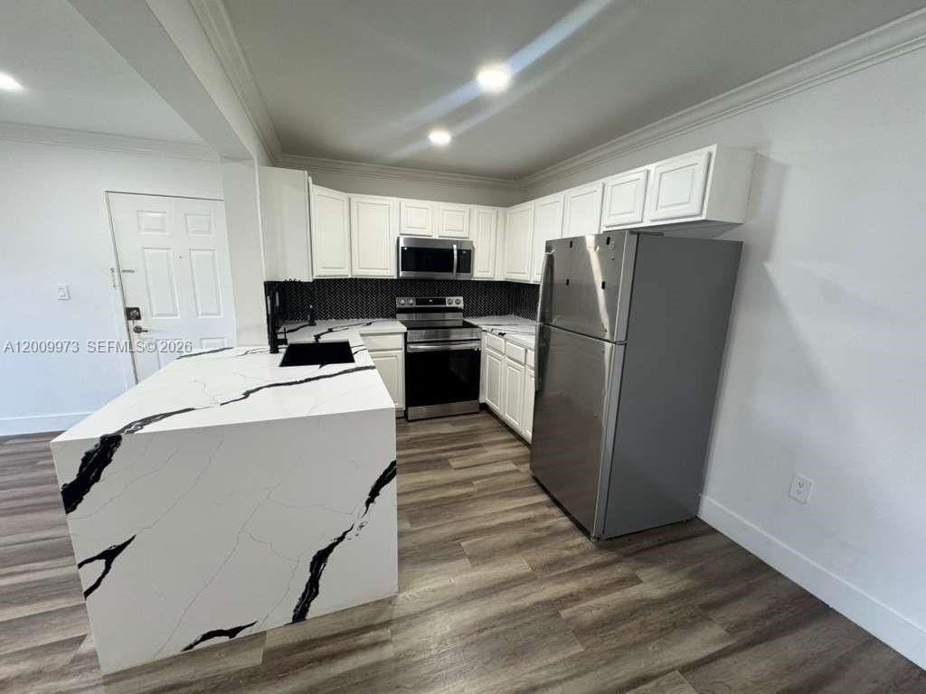 300 Palm Cir W #307 - Photo 7 of 12