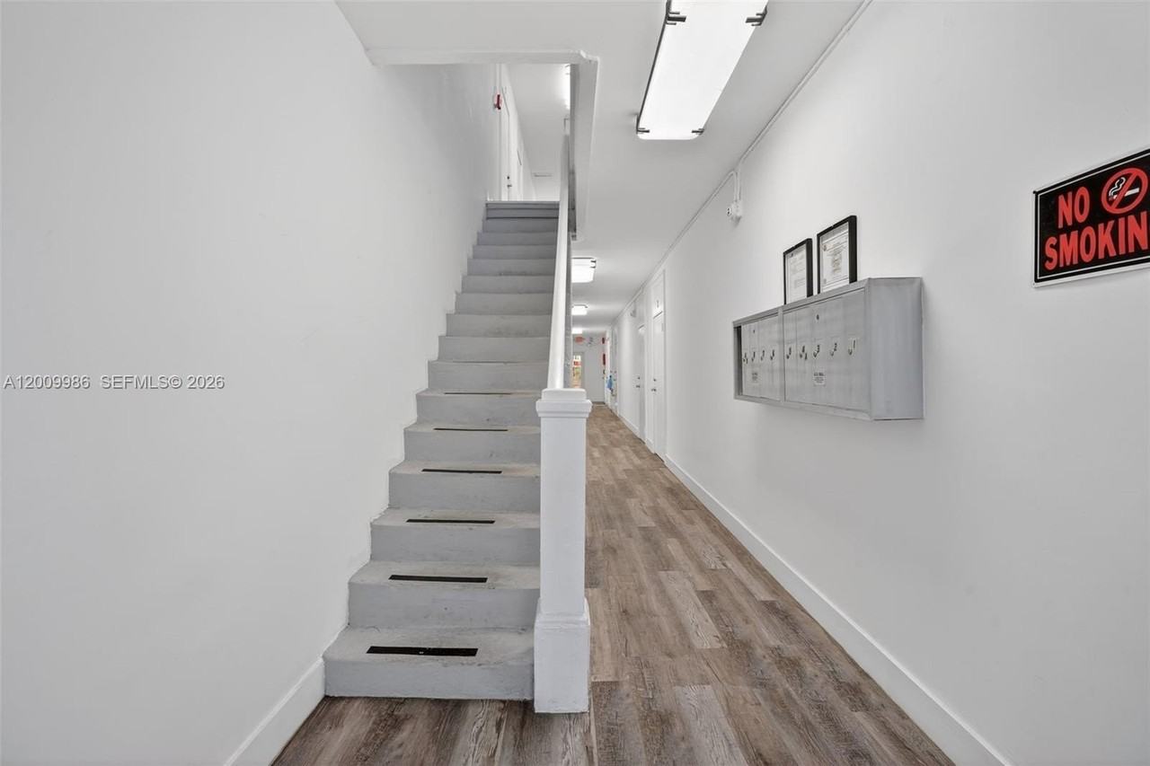 1630 Sw 10th St #7 - Photo 4 of 13