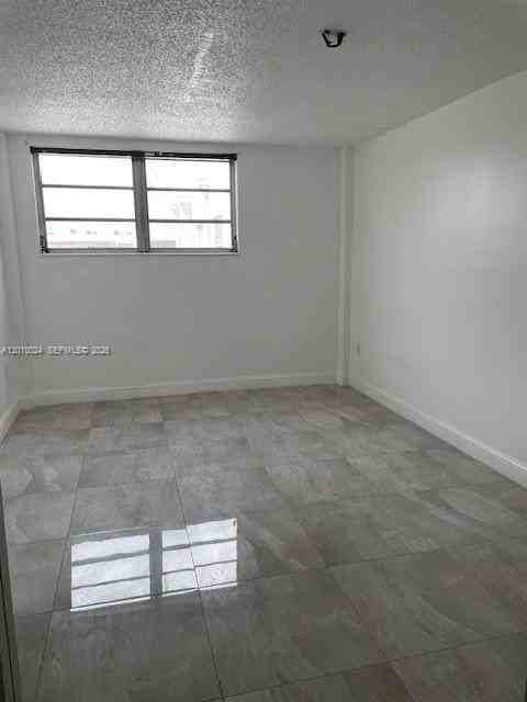 16450 Miami Dr #704 - Photo 6 of 19