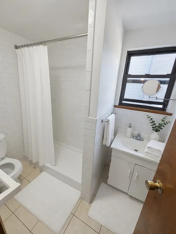 200 Allen St #7R - Photo 3 of 3