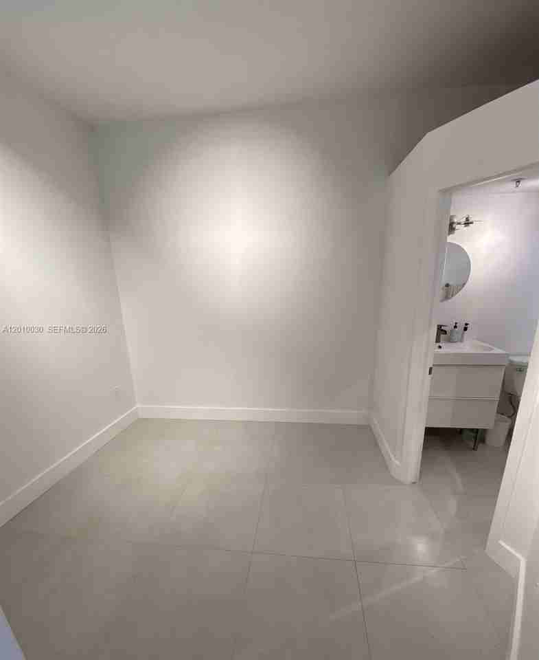 2829 Indian Creek Dr #1405 - Photo 6 of 19