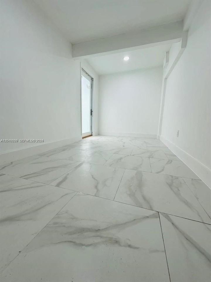 2320 Sw 44th St #A - Photo 7 of 10