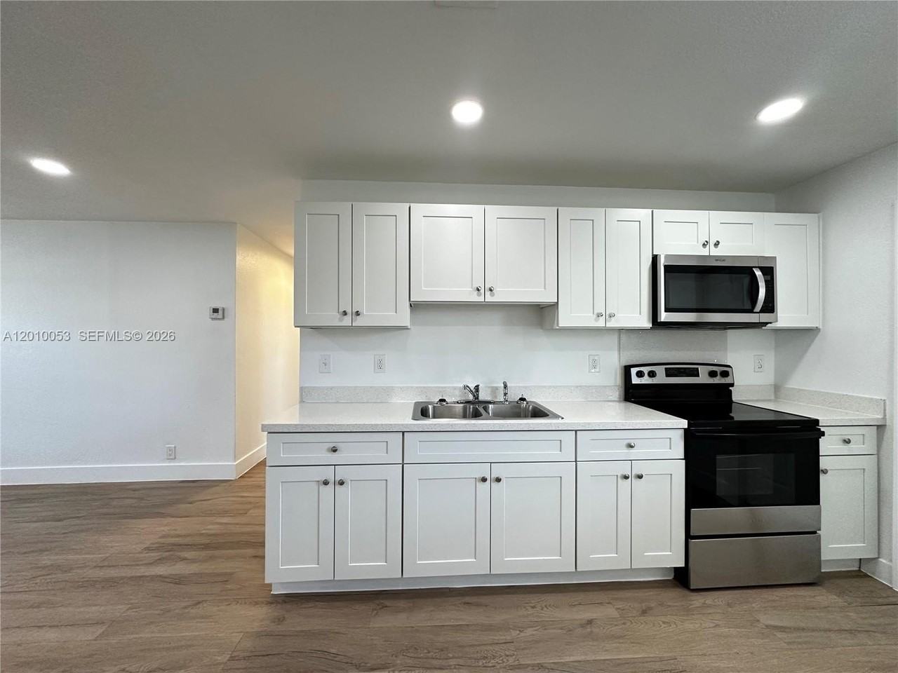 128 Nw 2nd Ave #A - Photo 6 of 37