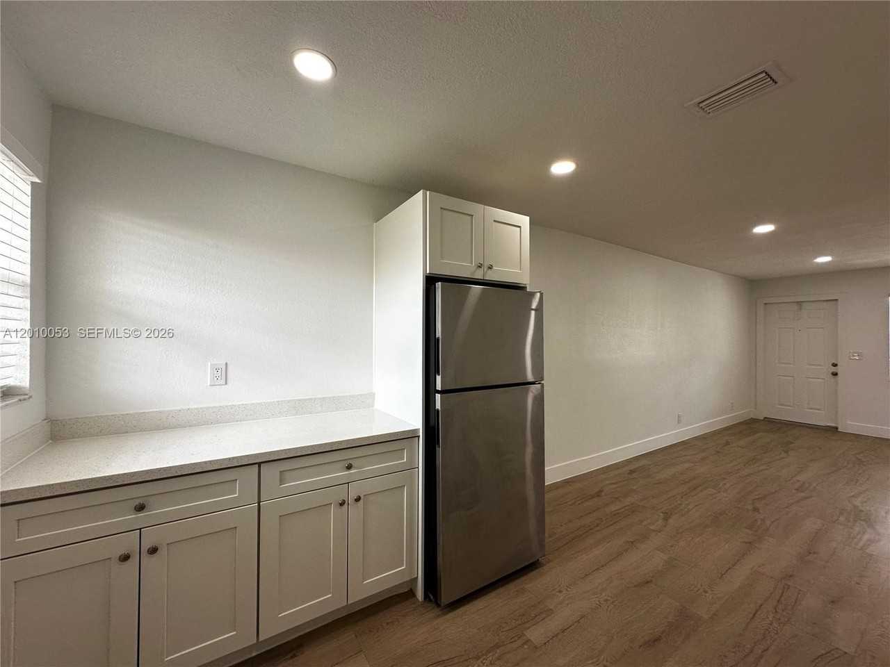 128 Nw 2nd Ave #A - Photo 7 of 37
