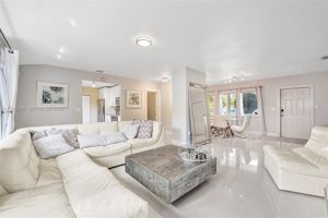 featured image of 1146 Ne 17th Ter #1146