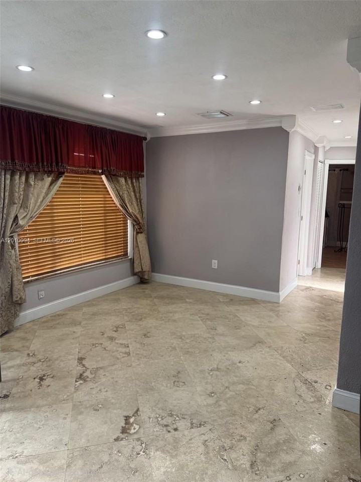 18610 Nw 47th Ct #18610 - Photo 2 of 8
