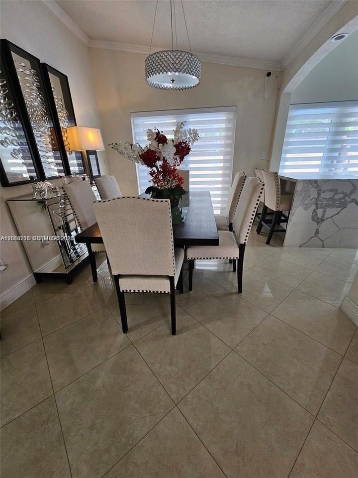 11232 Sw 159th Pl #0 - Photo 5 of 19