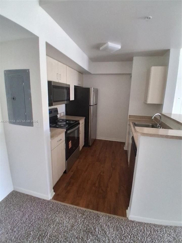 11165 Sw 6th St #305 - Photo 4 of 17