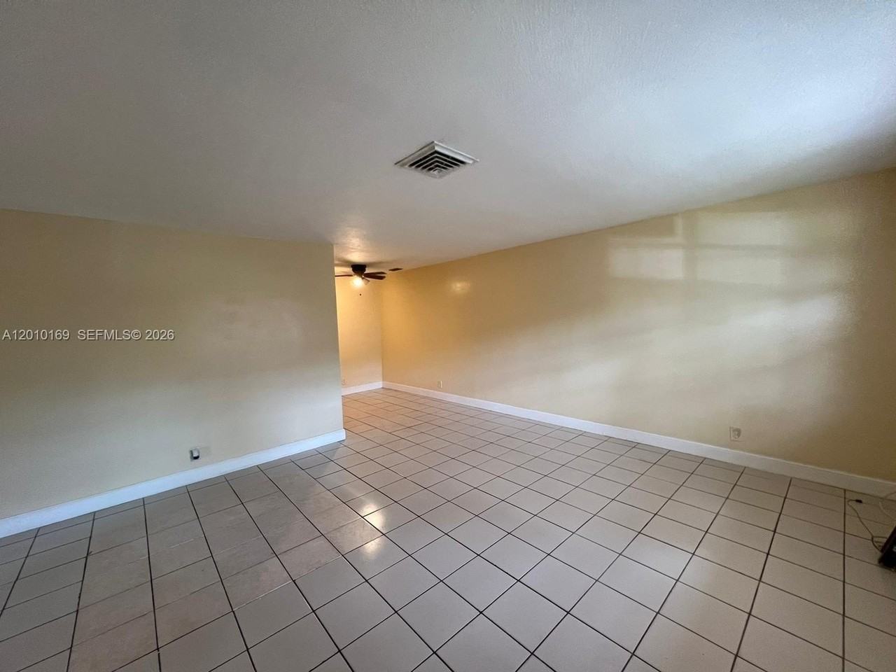 5411 Nw 22nd St #5411 - Photo 2 of 14