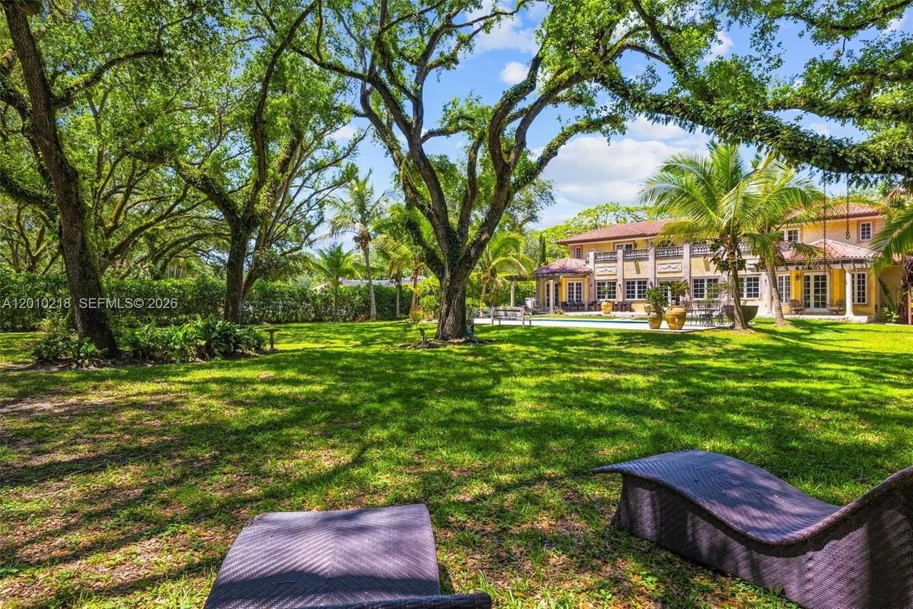 6905 Sw 75th Ave - Photo 3 of 50