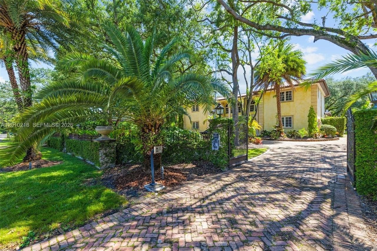 6905 Sw 75th Ave - Photo 5 of 50