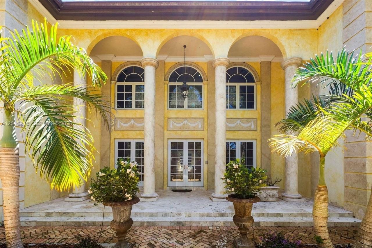 6905 Sw 75th Ave - Photo 7 of 50