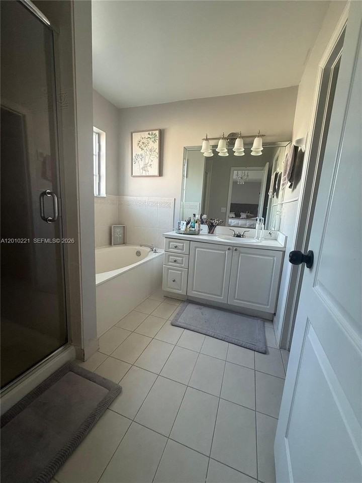 14353 Sw 134th Ct - Photo 7 of 42