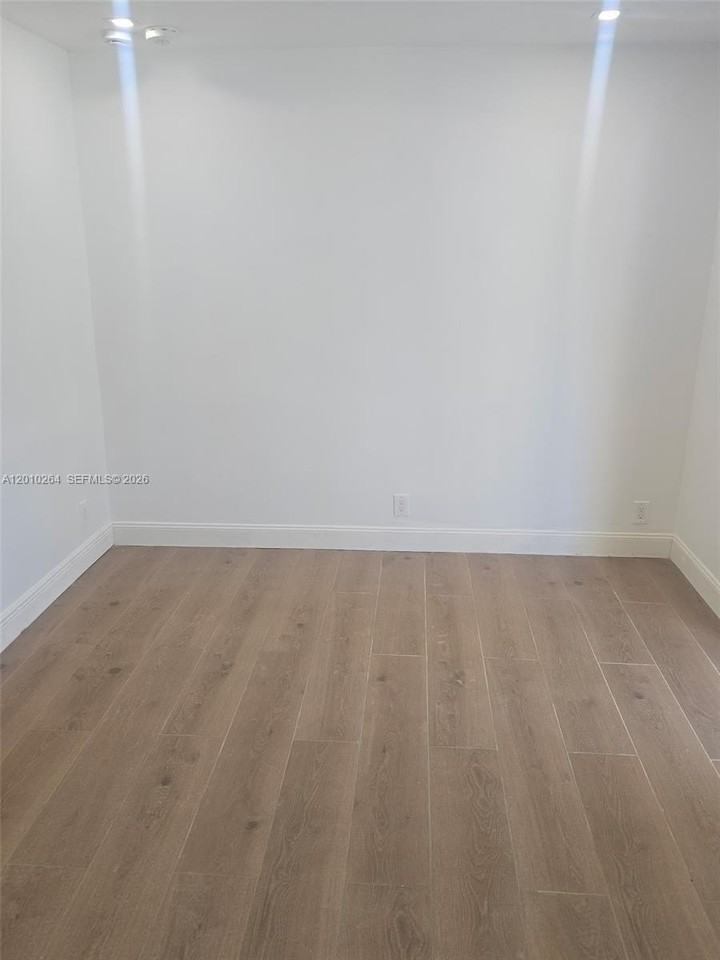 3300 Se 6th St #2 - Photo 7 of 7