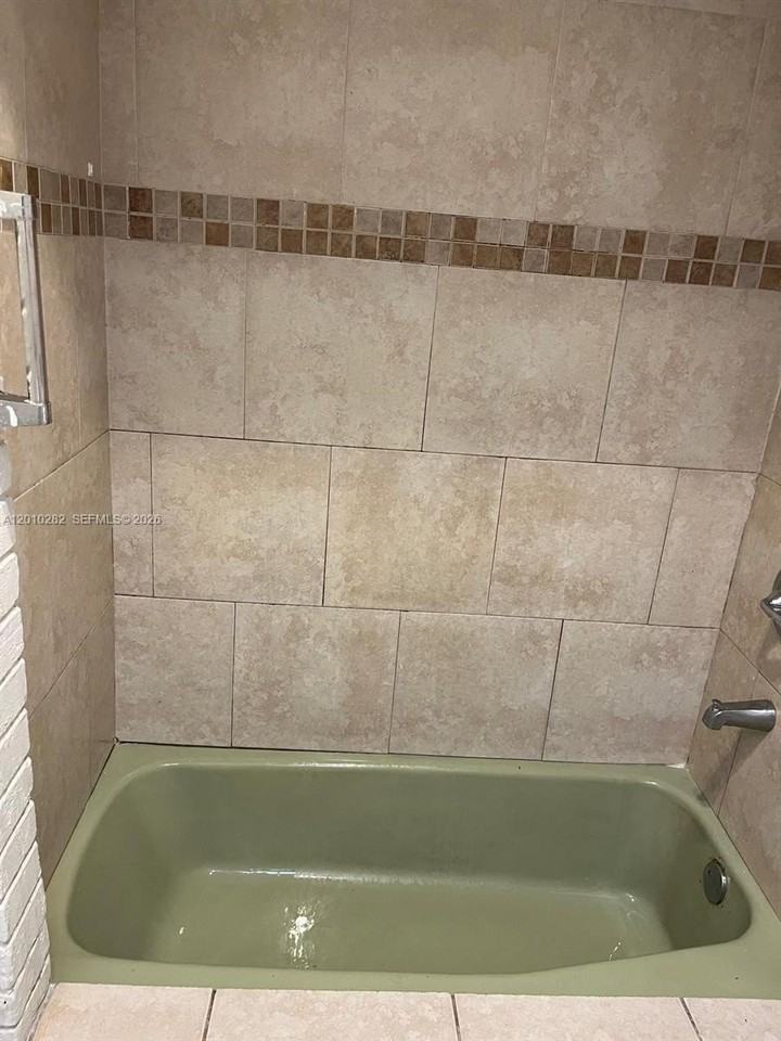 7721 Sw 10th Ct #B - Photo 3 of 10