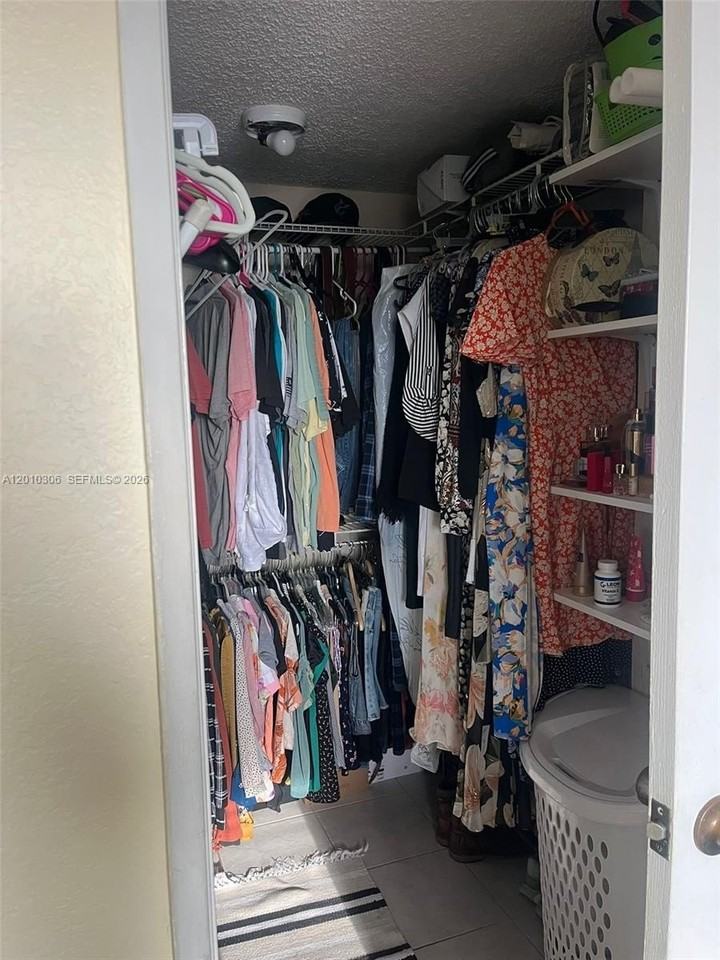 2735 W 52nd St #502 - Photo 2 of 10