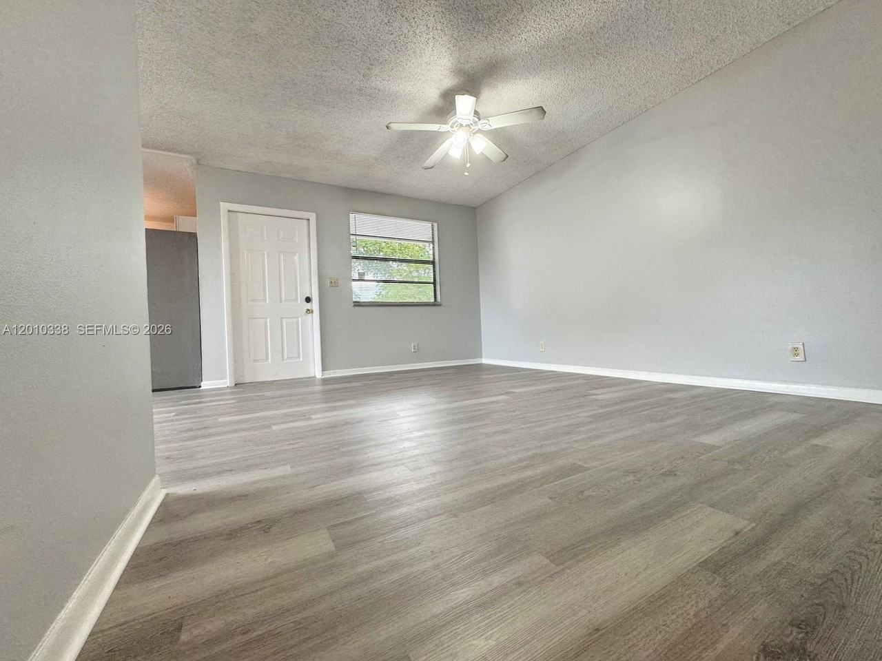10947 Nw 45th St - Photo 2 of 9