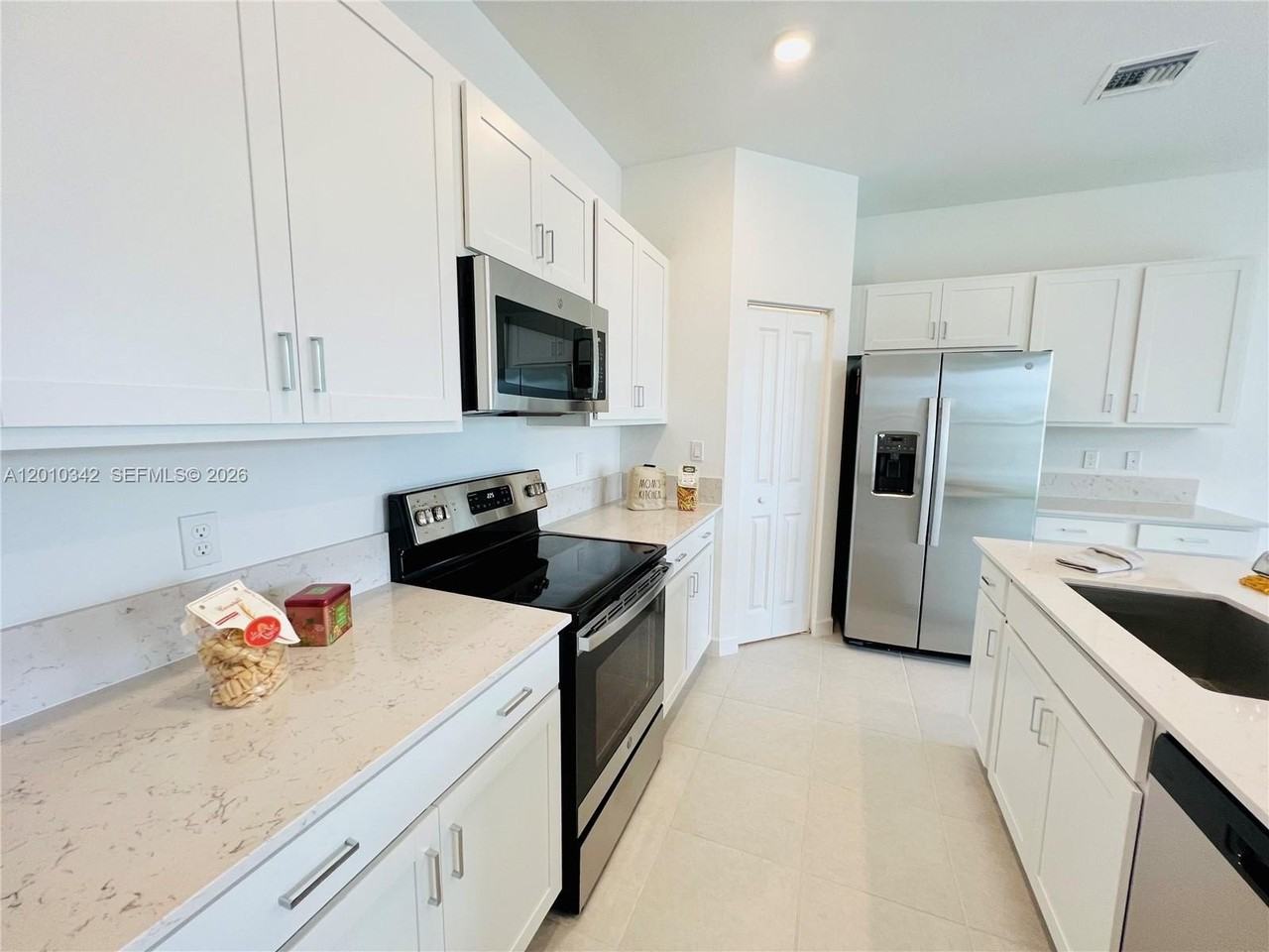 6909 Harbours Edge Ave #6909 - Photo 4 of 17