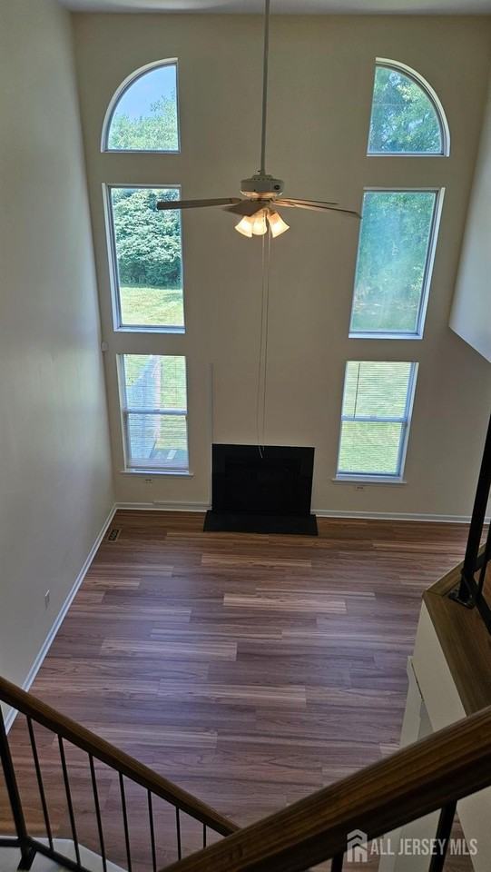 405 Cobblestone Ct - Photo 3 of 36