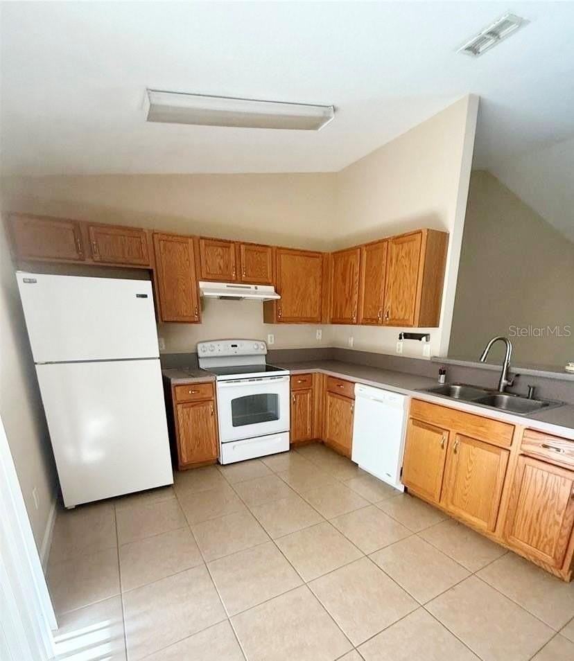 15 Columbia Ln #A - Photo 4 of 9