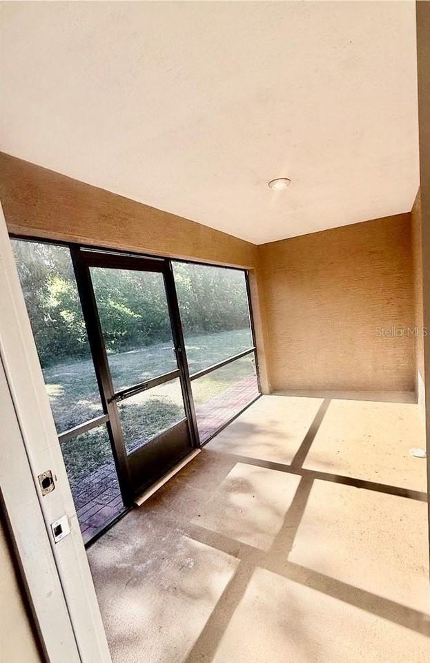 15 Columbia Ln #A - Photo 5 of 9