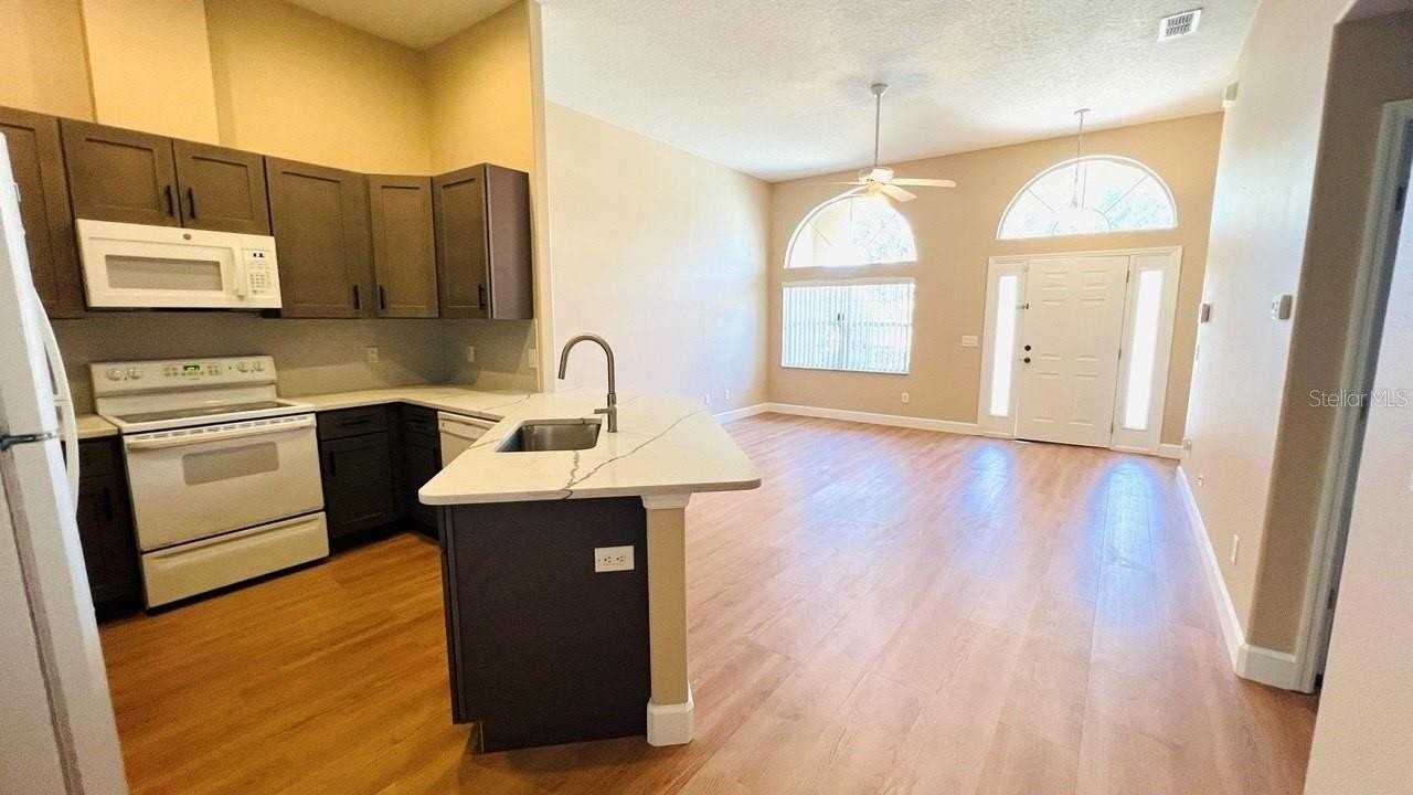 23 Brunswick Ln #A - Photo 4 of 11