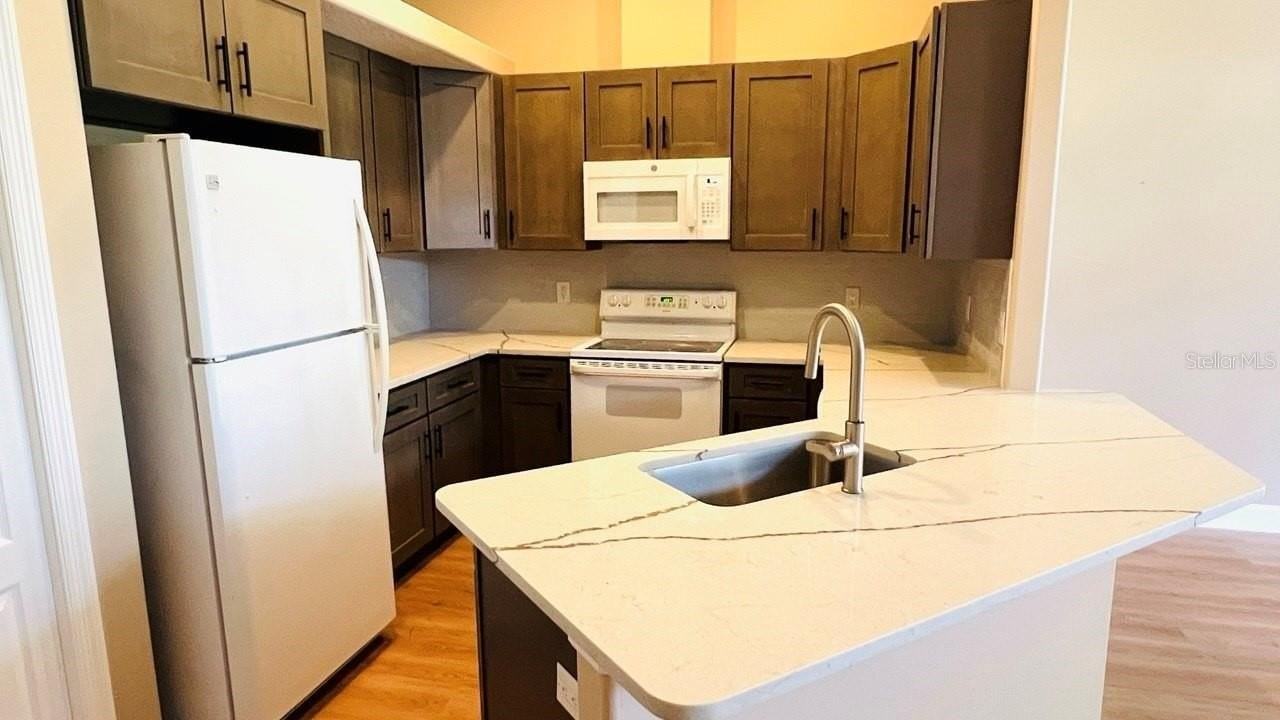 23 Brunswick Ln #A - Photo 5 of 11