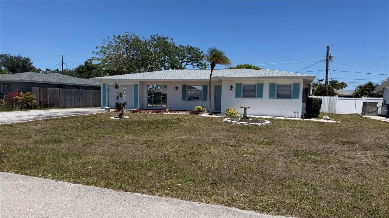 339 Pine Tree Rd - Photo 2 of 22
