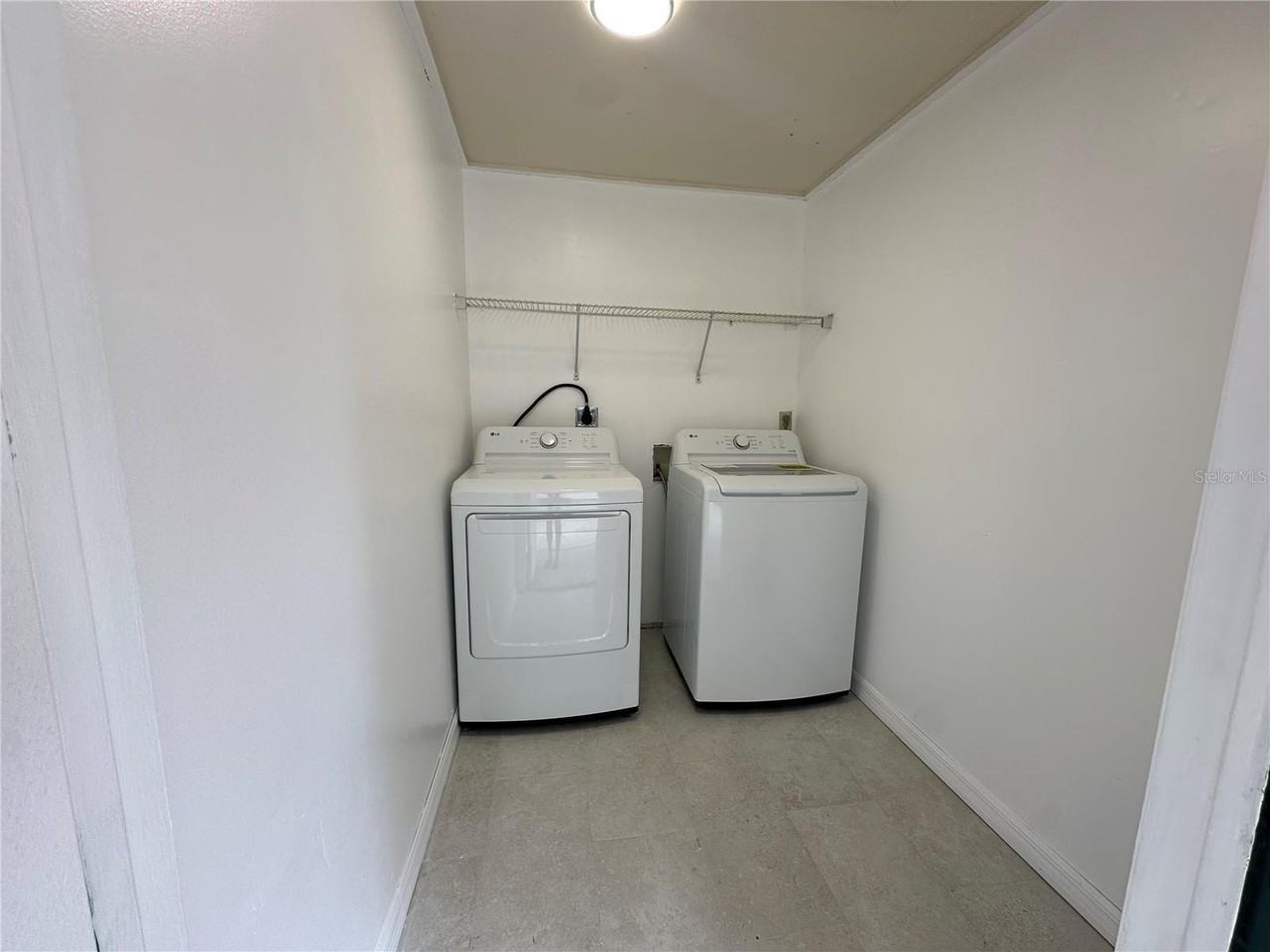 1817 Townhall Ln #1817 - Photo 7 of 32