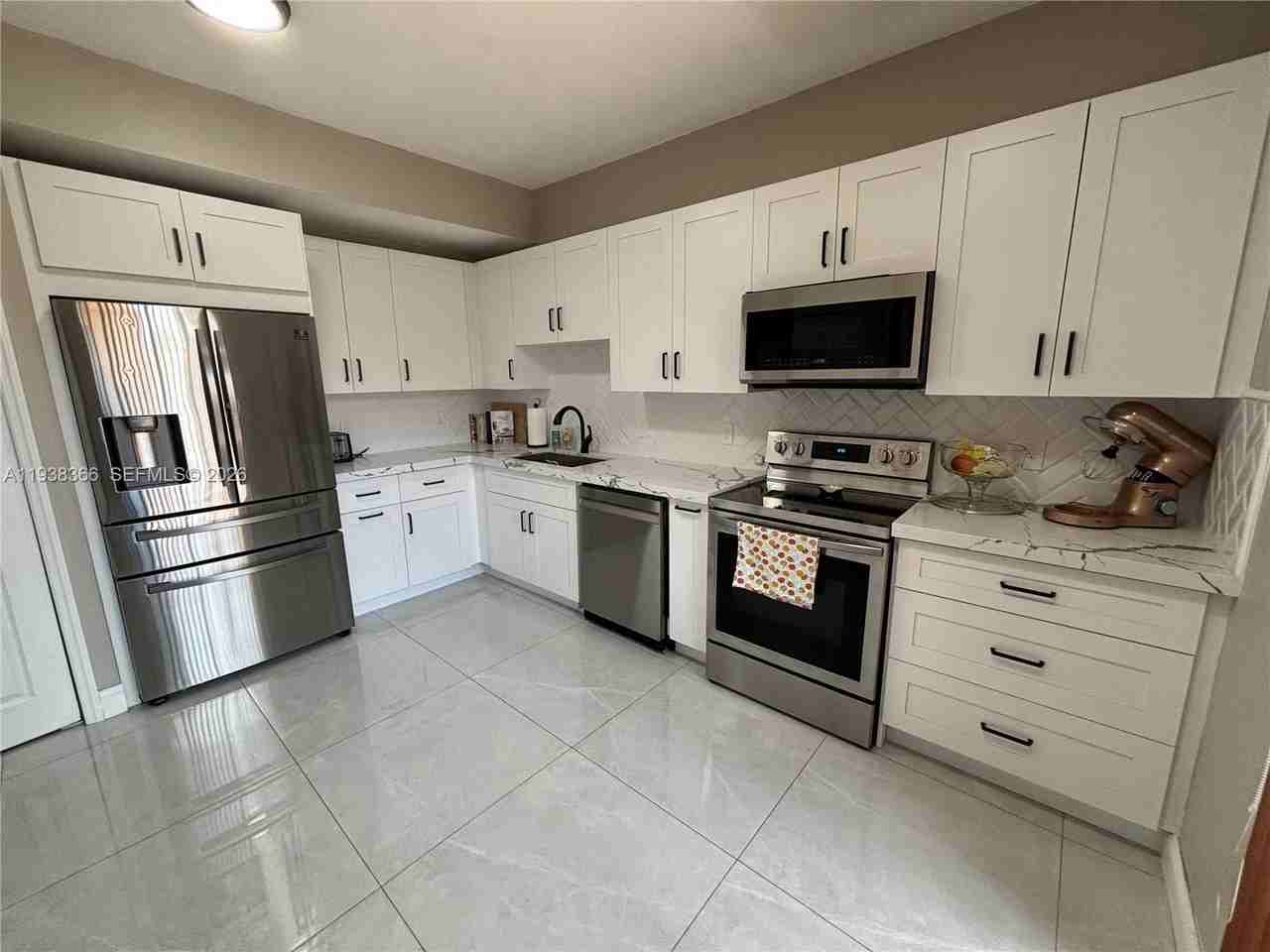 14218 Sw 176th Ter - Photo 3 of 8