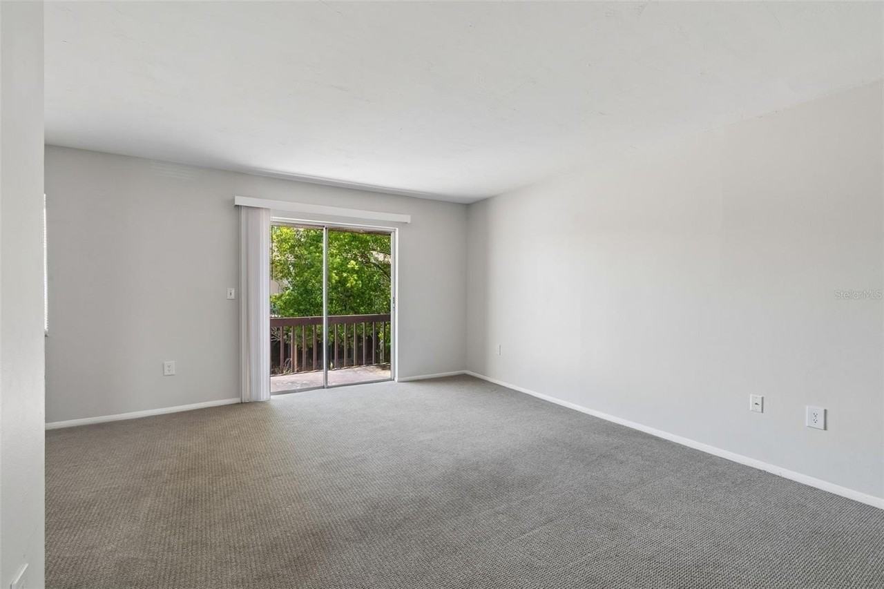2725 Hidden Lake Blvd #C - Photo 6 of 32