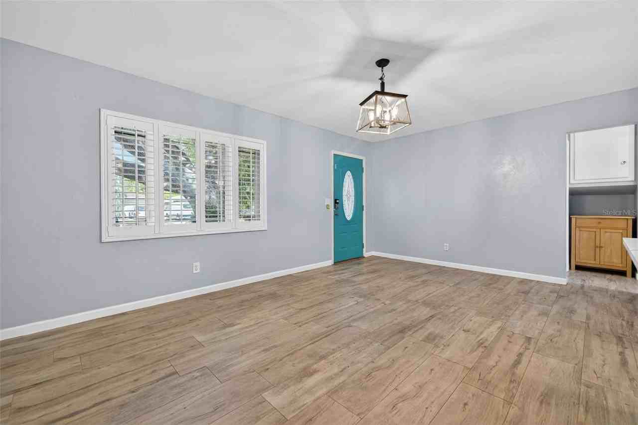 3121 30th St N - Photo 4 of 24