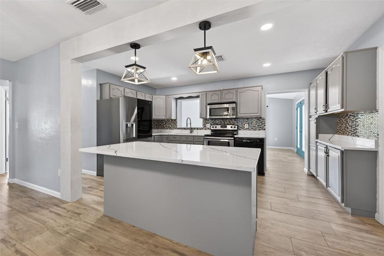 3121 30th St N - Photo 5 of 24