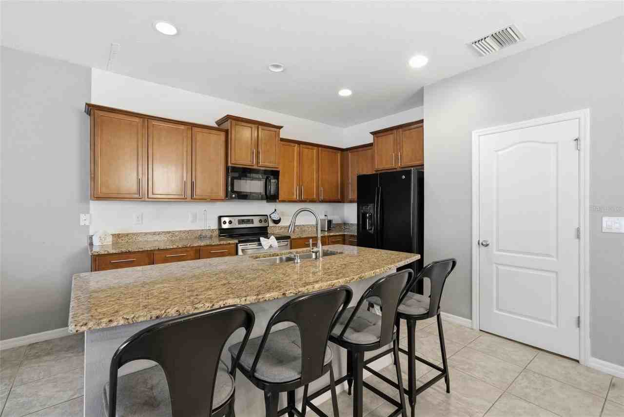 10425 Red Carpet Ct - Photo 5 of 30