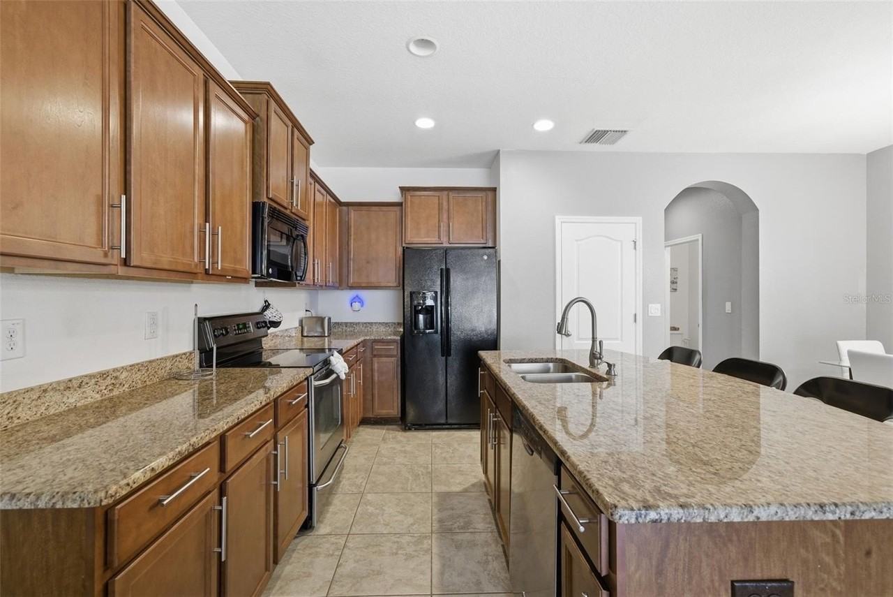 10425 Red Carpet Ct - Photo 6 of 30